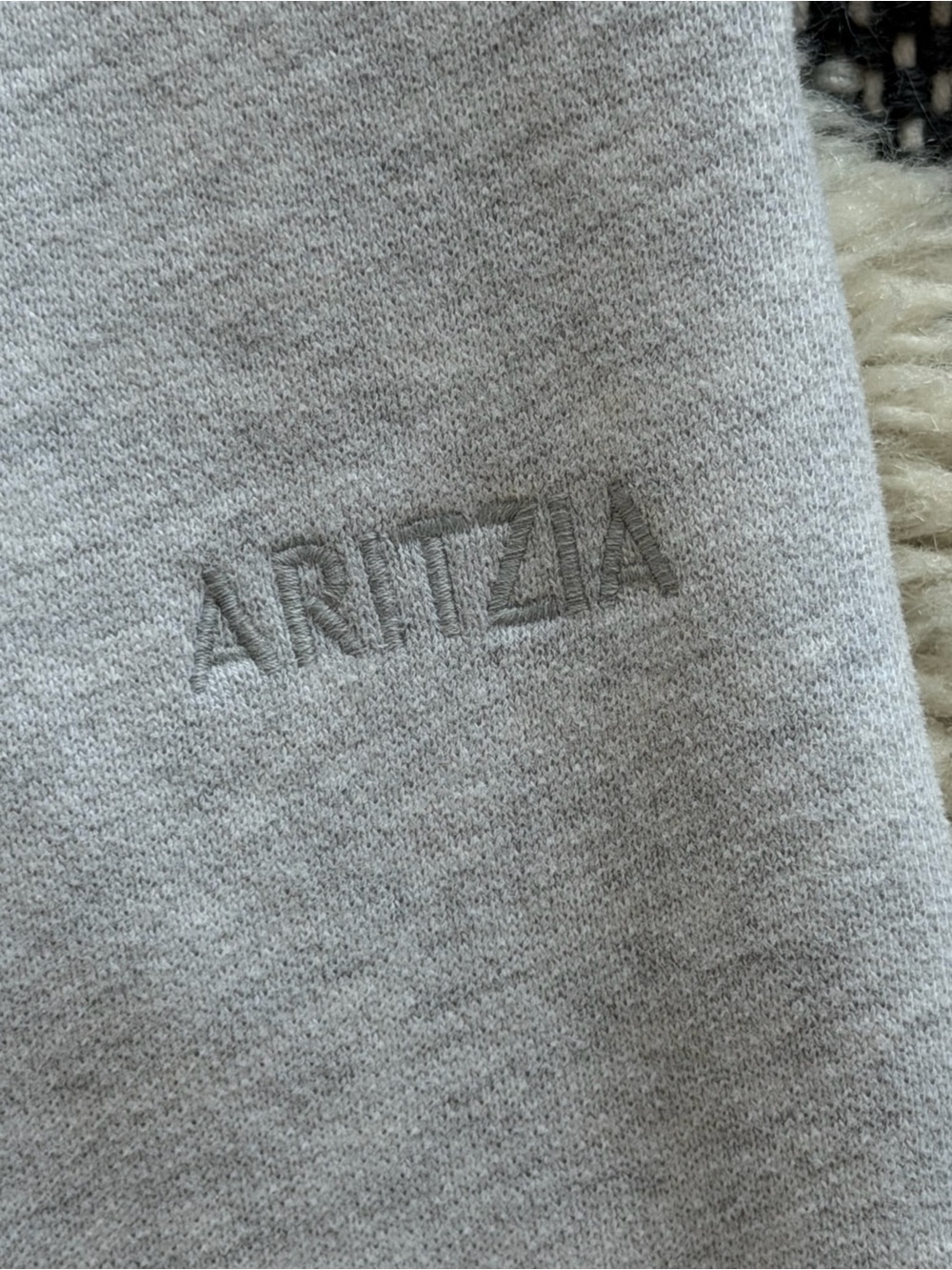 Aritzia Mega Flutter Sweatfleece Heather Cloud Size M NWT - Picture 3 of 7